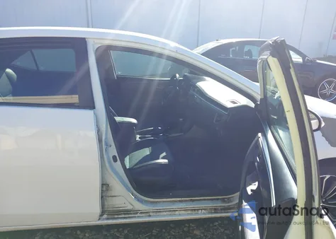 2015 Toyota Corolla S Plus from USA, damaged, VIN 2T1BURHE8FC405152